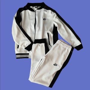 ✔️SOLD✔️Mens Nike Tracksuit